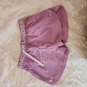Girls Under Armour Purplw Heat Gear Loose Fit Shorts Size M